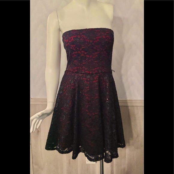 ❤️ Love Reign Party Dress fully lined, Covered with Lace & Sequins Size Small - Picture 1 of 2